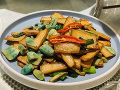 腊八蒜炒杏鲍菇-新加坡瑞珍•海河观景餐厅