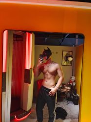 -极昼美黑24H日晒沙龙