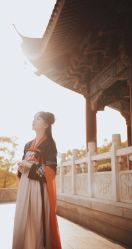 -onlygirl摄影美学馆高端定制(江滩店)