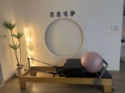 -闺蜜瑜伽·普拉提女性塑形馆