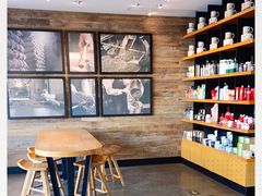 零售区-星巴克(洛阳中州路王府井店)