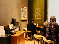 -星巴克(杭州湖滨银泰E区店)