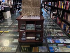 -钟书阁(松江泰晤士小镇店)