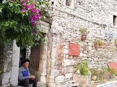 -高荡千年布依古寨旅游景区