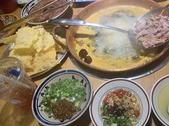 -洱火云南酸菜牛肉火锅(石景山当代商城店)