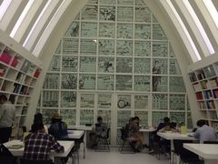 -钟书阁(松江泰晤士小镇店)