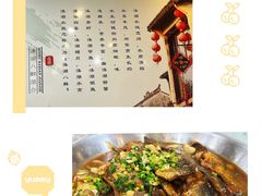 精品红烧杂鱼-溱湖八鲜菜馆