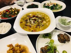 酸菜鱼片-老牌坊•鲁菜名店•地道济南菜(大观园商埠店)