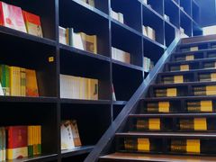 -钟书阁(松江泰晤士小镇店)