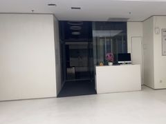 -卡罗酒店(东门晒布地铁站店)