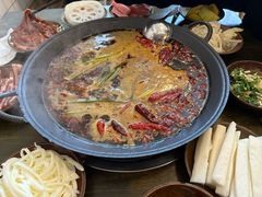 -黄潇洒老火锅(九眼桥宏济巷店)