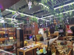 -灵彩珠宝(朗香街店)
