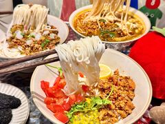 -粉八·云南米线·建水烧烤(常熟路店)
