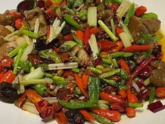 -临界音乐酒馆·小龙虾·江湖菜(华熙LIVE·鱼洞店)