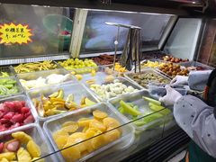 自助取餐区-老炳·七丛松甘草水果