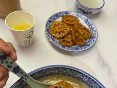 -辣叨叨·江西小炒锅气米粉(南京西路店)