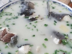 -美顺香食府鱼头老店(雪野湖店)