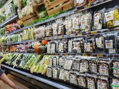 -中百仓储超市有限公司(越秀星汇维港店)