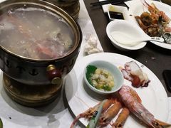-云顶旋转自助景观餐厅