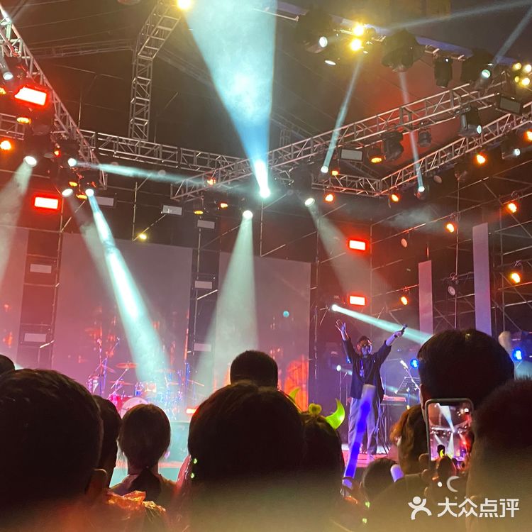 昨天在朱家尖的音乐节，有鹿先森