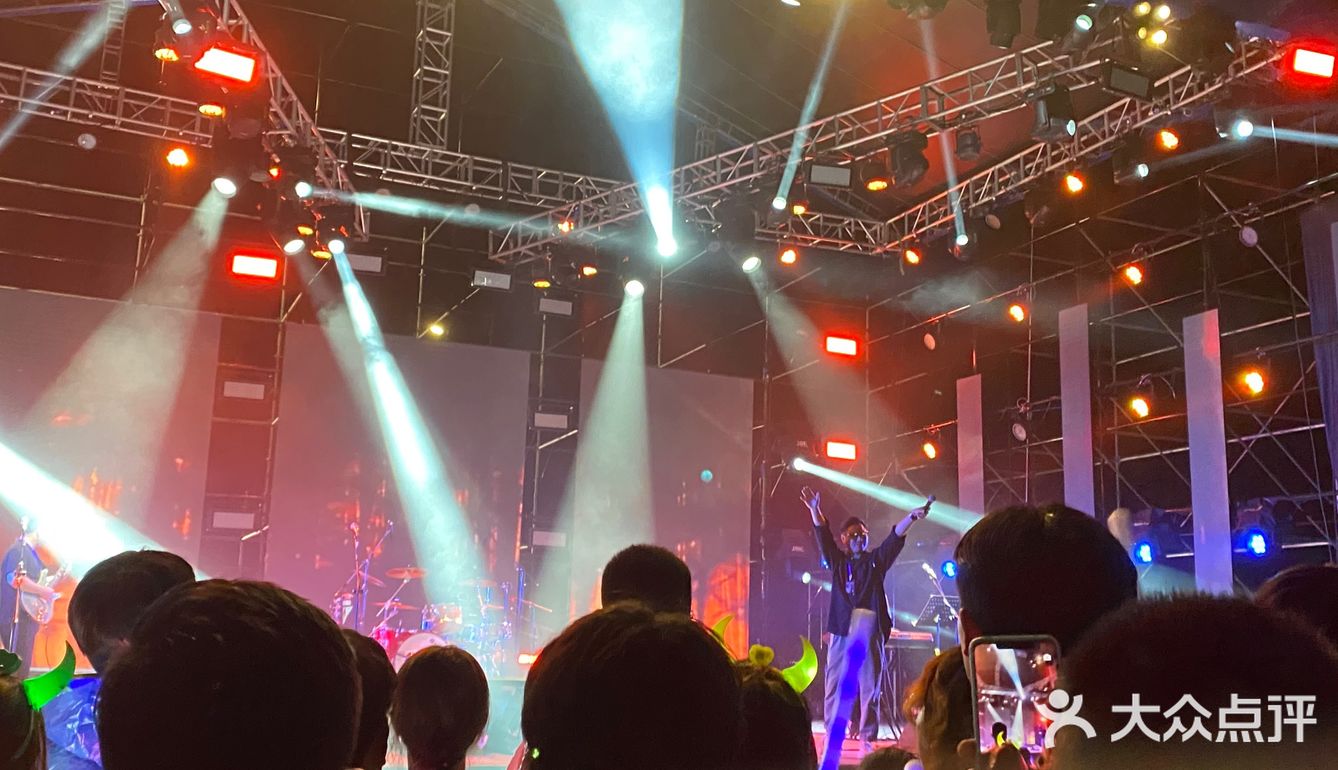 昨天在朱家尖的音乐节,有鹿先森