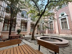 -香港大学