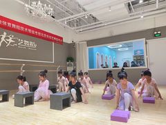 -炫艺舞蹈培训中心(枫尚奥特莱斯店)
