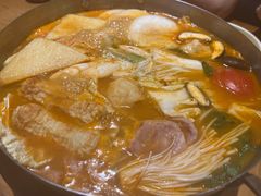 肥牛泡菜锅-一心创作料理屋(经开万达店)