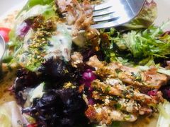 照烧鸡肉配牛油果拉法沙拉-HELLO 27 意面·沙拉·帕尼尼