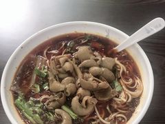 特色肥肠面-耙豌豆重庆小面