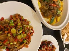 -鱼鲜饭香·招牌汽锅剁椒鱼头王