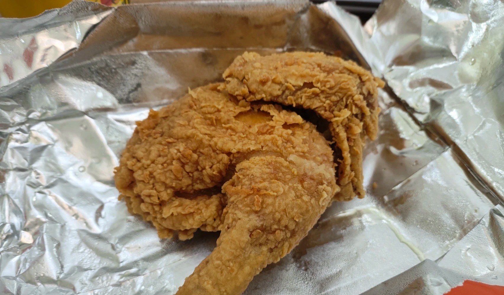 噂都很好吃 半边鸡都是现炸的很热很香 胚也是奶香味很足的