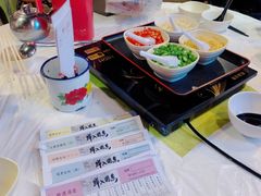 -鲜入围煮花胶鸡海鲜火锅