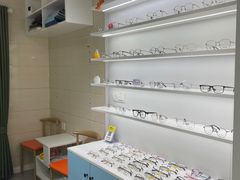 -一人多镜蔡司·依视路眼镜店(琉璃店)