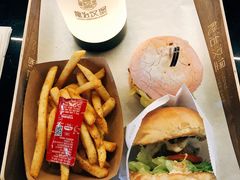 芝心手打牛肉堡-龙治汉堡(中华城店)
