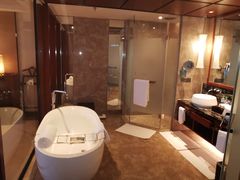 -三亚湾海居铂尔曼度假酒店