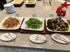 -南郊宾馆·风味自助餐厅·山东十六地市特色菜