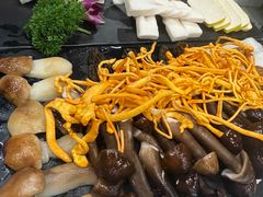 野生菌拼盘-小街猪手(团结湖店)