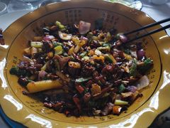 -鲁朗纳麦石锅鸡庄园