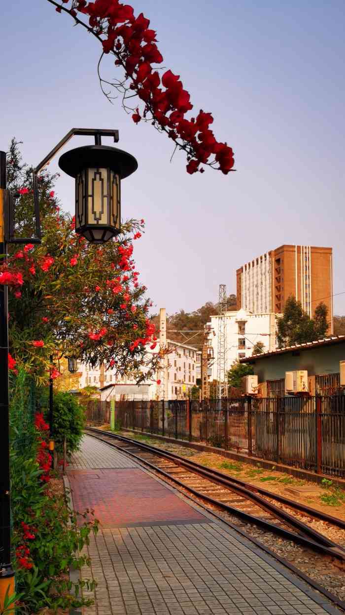 厦门铁路文化公园-"很长的一段铁轨,从思明区政府大楼开始走到.