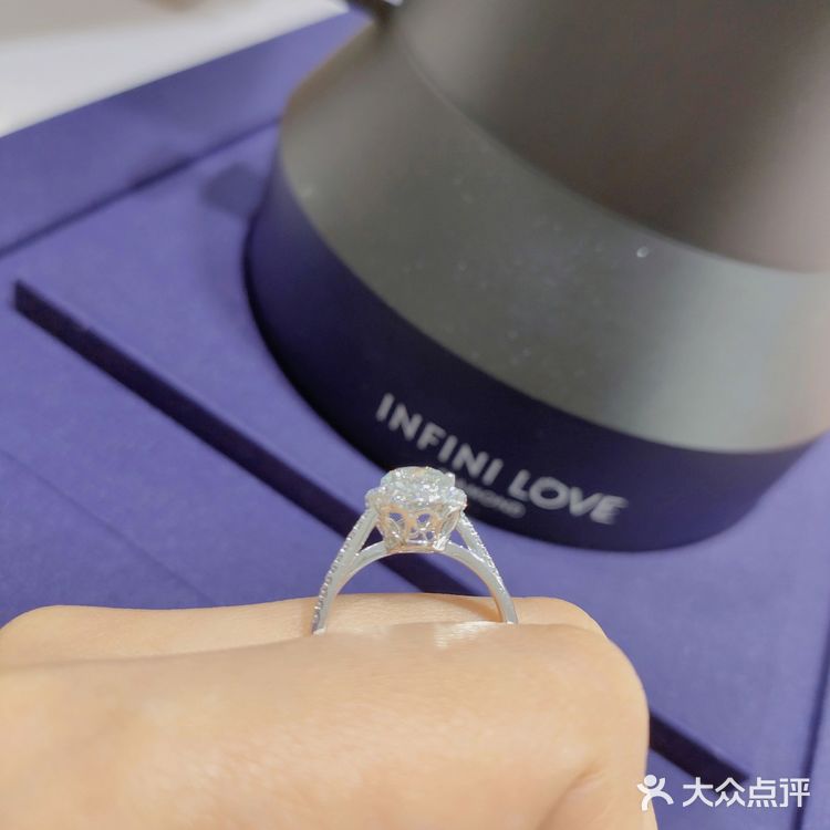 我的订婚戒指哦💍360完美的视觉效果