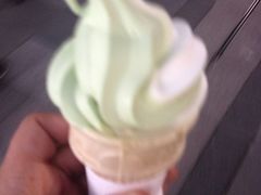 -麦当劳(世界城广场店)