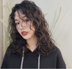 -MOVAN  HAIR莫凡匠人发型屋