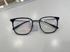 -三目眼镜·蔡司视觉合作店(青浦宝龙店)
