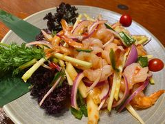 版纳青芒果舂虾仁-老滇山寨•云南特色菜•地方菜•民族风情歌舞表演(金碧店)
