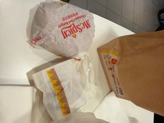 -麦当劳(上海虹桥站30B检票口楼上)