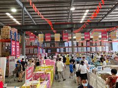 大堂-洛哈思全球商品折扣仓(昆山路店)