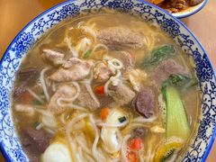 -邱芳粉店(迎宾大道旗舰店)