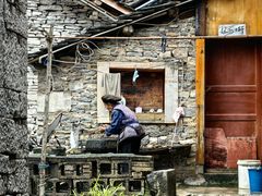 -高荡千年布依古寨旅游景区