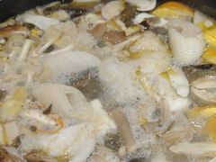 -菌之家·专业纯野生菌火锅·特色炒菌